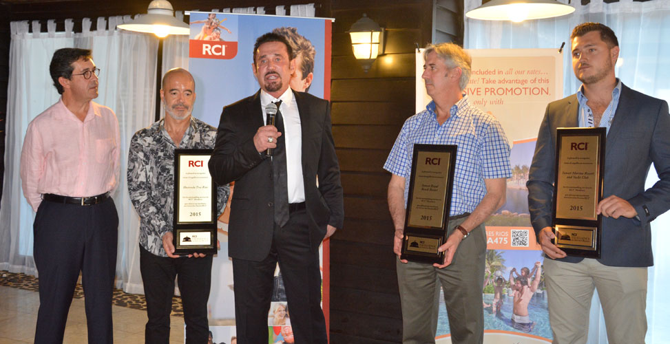 Arturo Marcelín, Daniel Arroyo y Germán Fayad participan en la entrega de premios Gold Crown de RCI